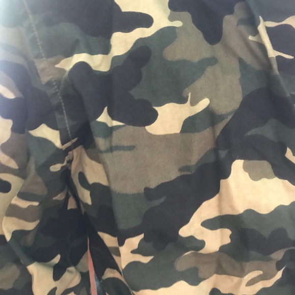 Army Pattern Button Down - Picture 4 of 4